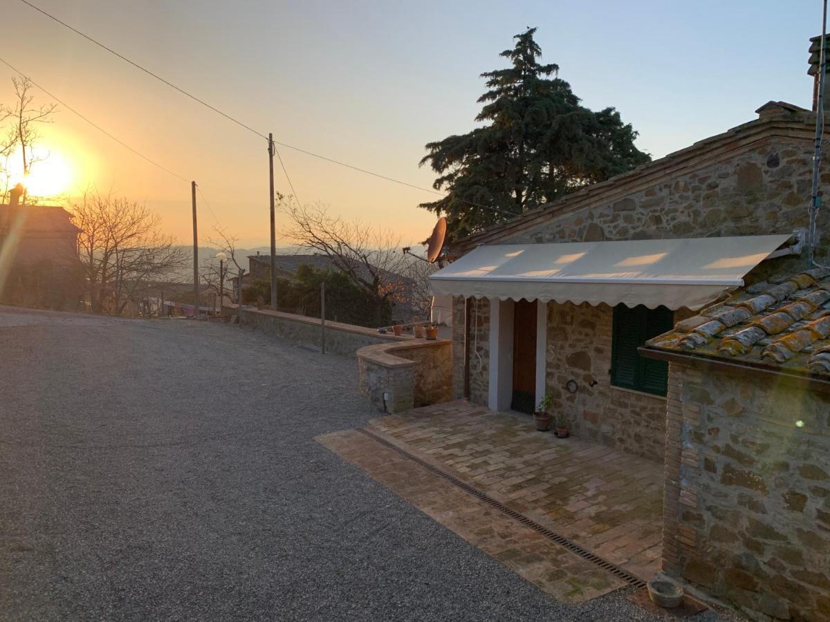 Casa Vacanze Elisabetta مونتالشينو المظهر الخارجي الصورة